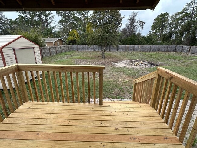 Building Photo - Charming and spacious home for rent in Lee...