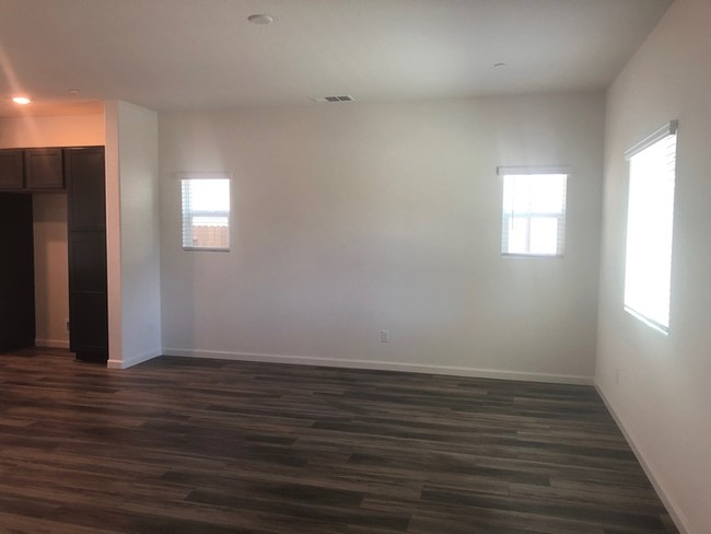 Building Photo - Brand new 4 bed 3 bath home in Natomas