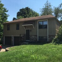 Building Photo - COMING SOON! Beautiful 3 Bedroom House in ...