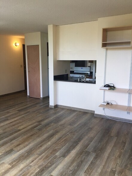 Building Photo - 1571 Piikoi St