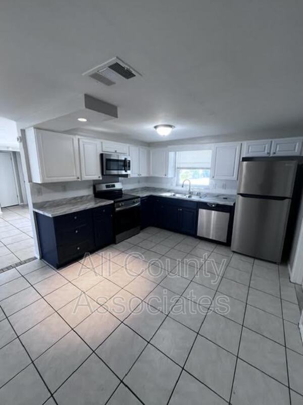 Building Photo - 11115 Yellowwood Ln