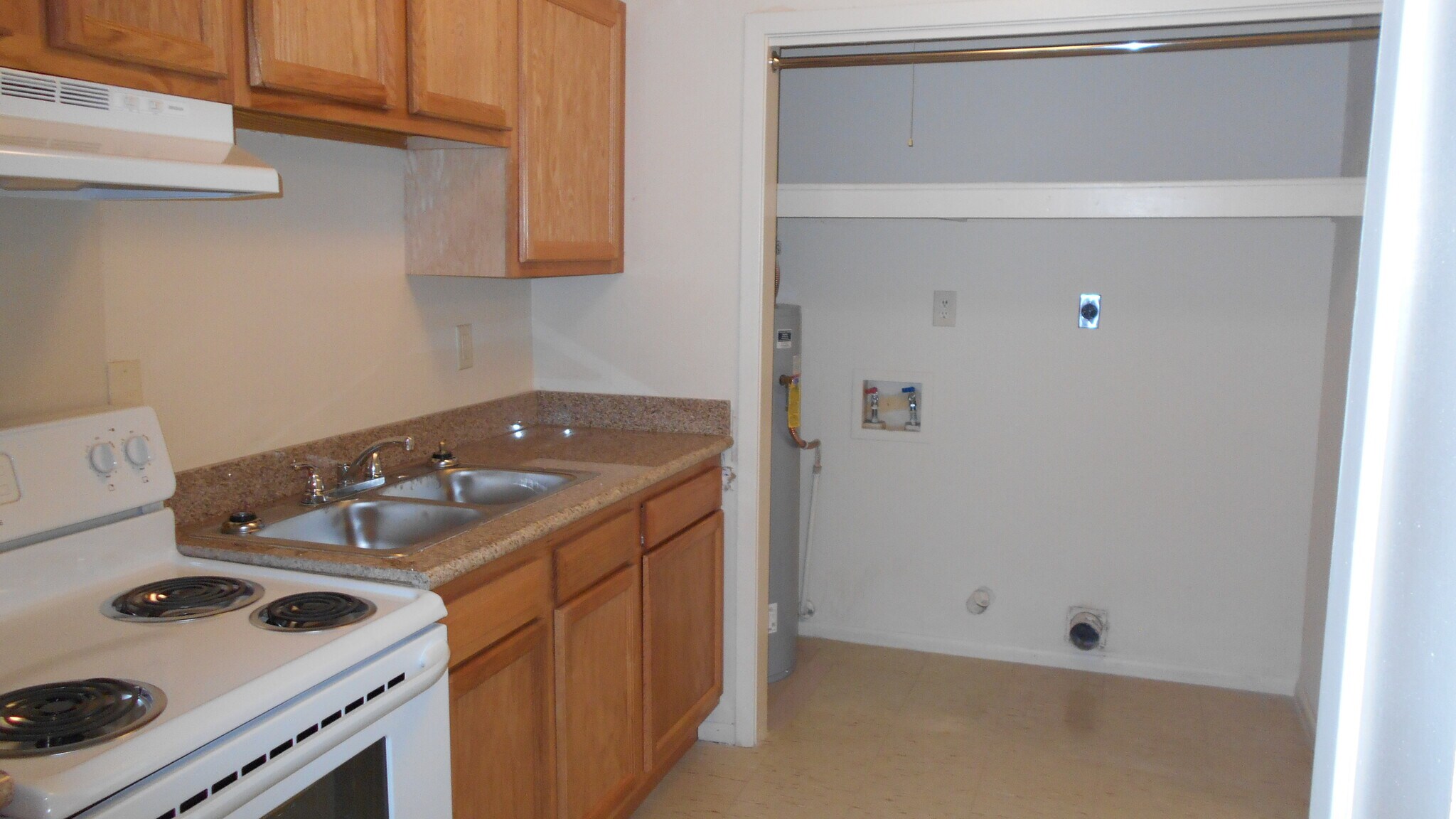 Building Photo - 112 Omega St