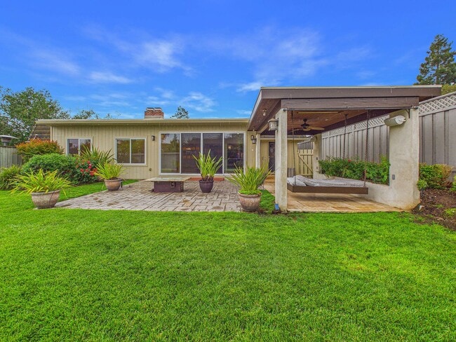 Building Photo - Immaculate Menlo Park house for rent now! $9,100