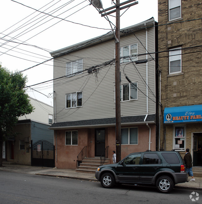Building Photo - 41-43 Pacific St