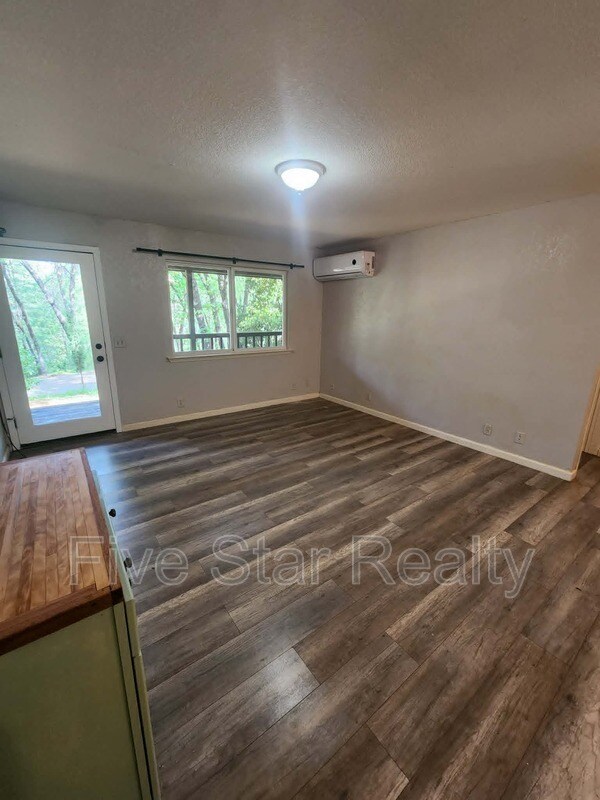 Building Photo - 12896 Rices Crossing Rd