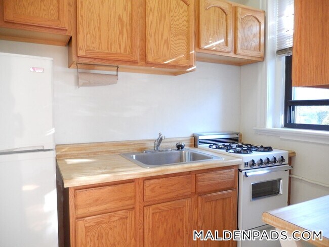 Building Photo - 17-19-19 Washington St