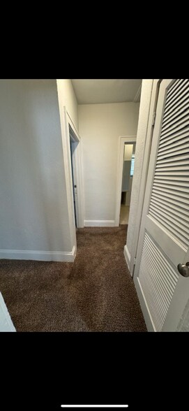 Building Photo - 519 W 25th St