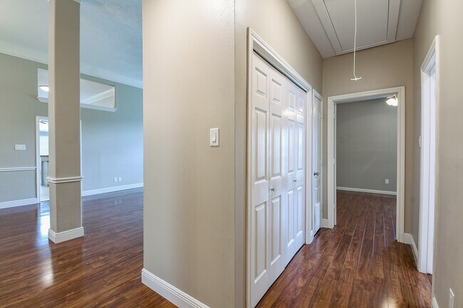 Building Photo - 21818 Windsor Castle Dr