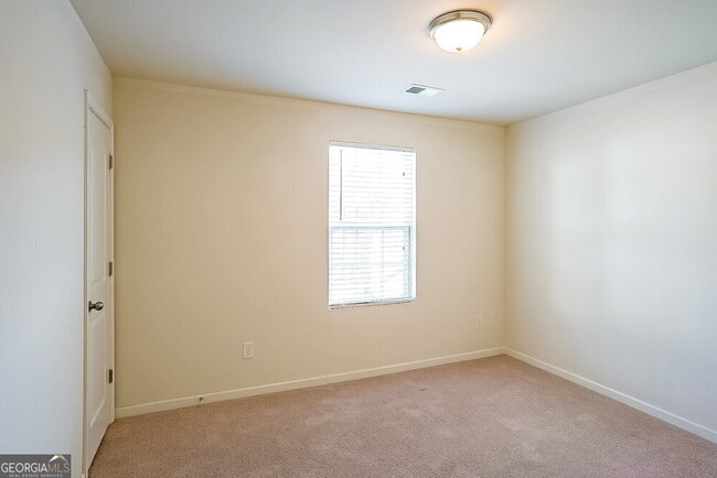 Building Photo - 3934 Sitka Dr