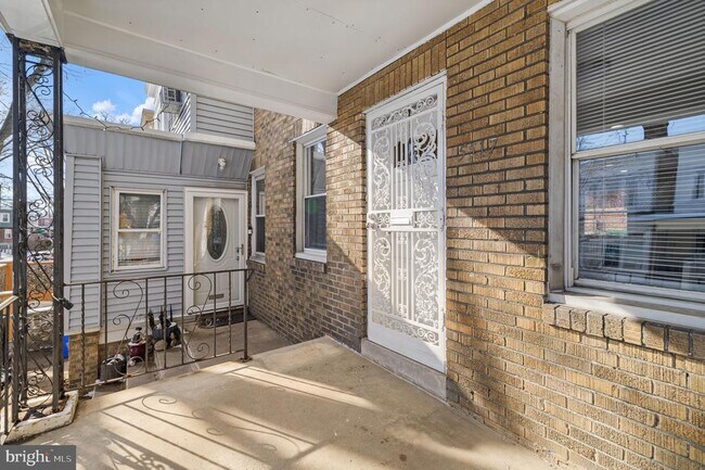 Building Photo - 5517 Ridgewood St