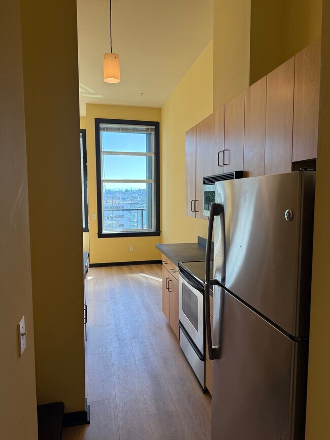 Building Photo - 655 Crockett St