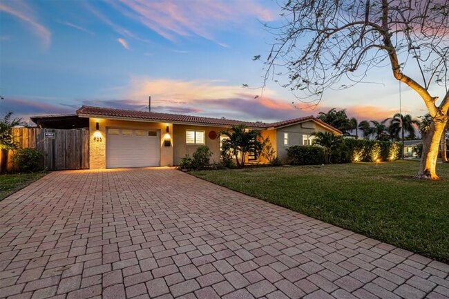 Primary Photo - 903 SE 8th Ct