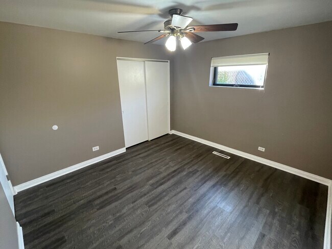 Building Photo - 148 E Quincy St