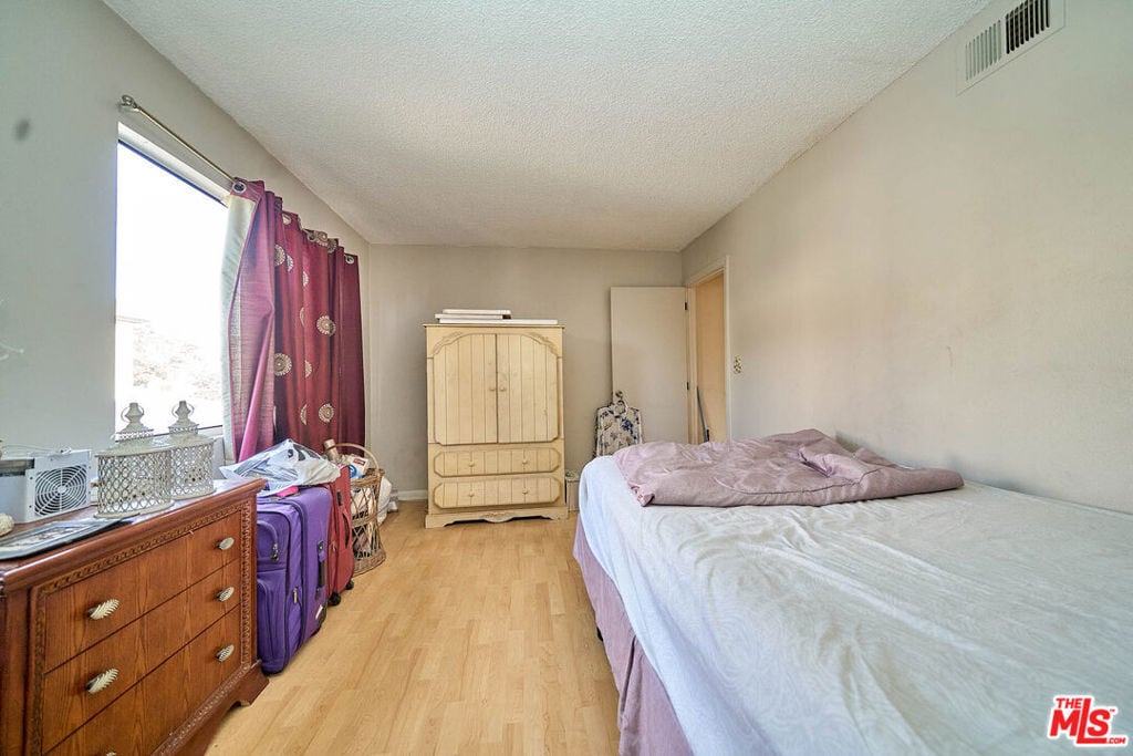 Building Photo - 219 N Isabel St