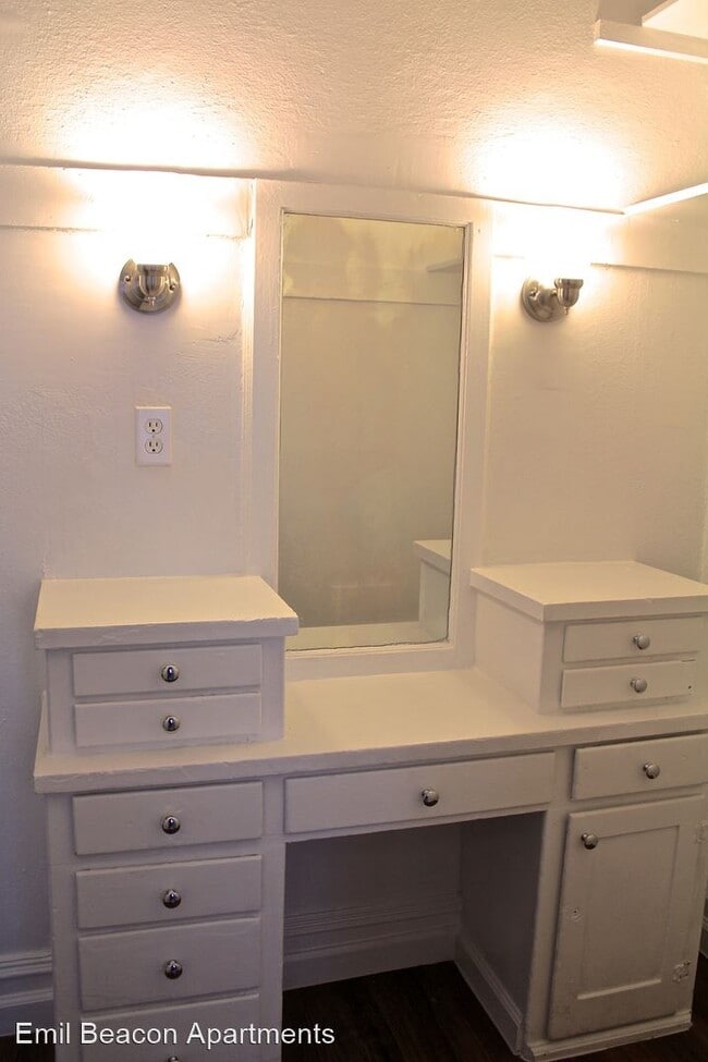 Building Photo - 945 Beacon Ave