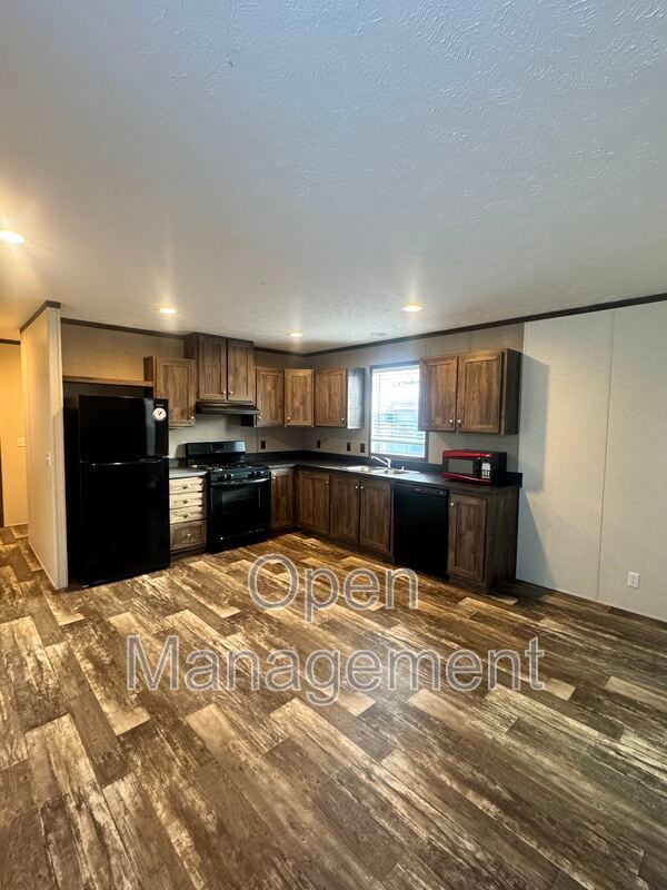 Building Photo - 301 Mantle Ave