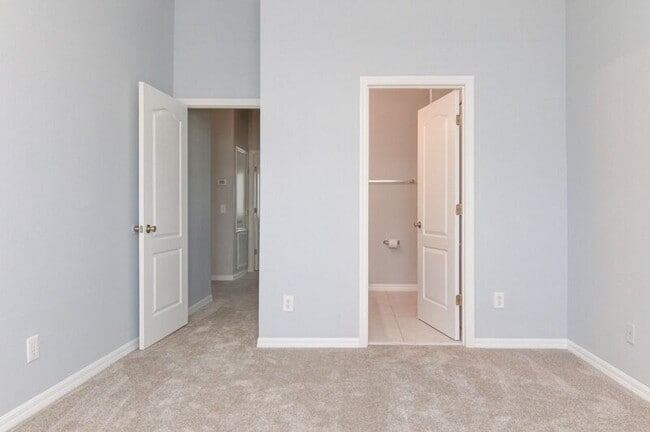 Building Photo - 403 Wilton Cir
