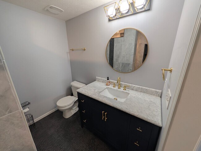 Building Photo - 5011 Clearwater Dr