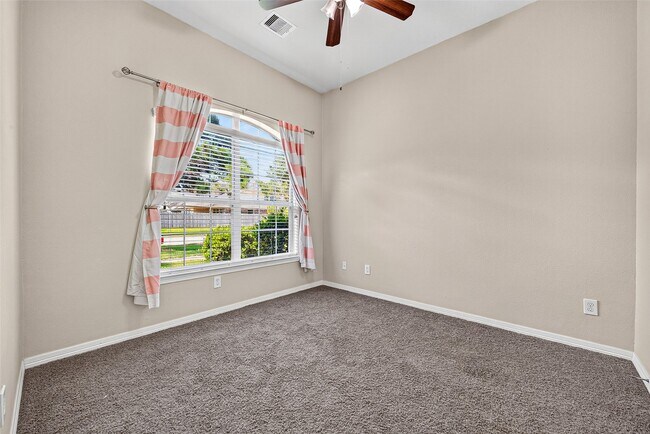 Building Photo - 26810 Henson Falls Dr