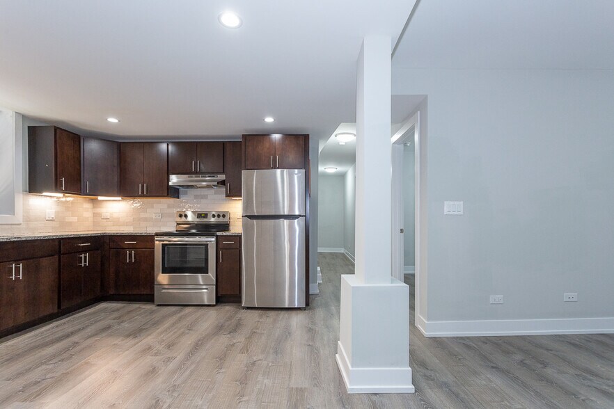 Building Photo - 912 Crain St