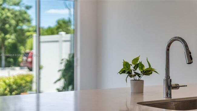 Building Photo - 241 Preserve Trl N