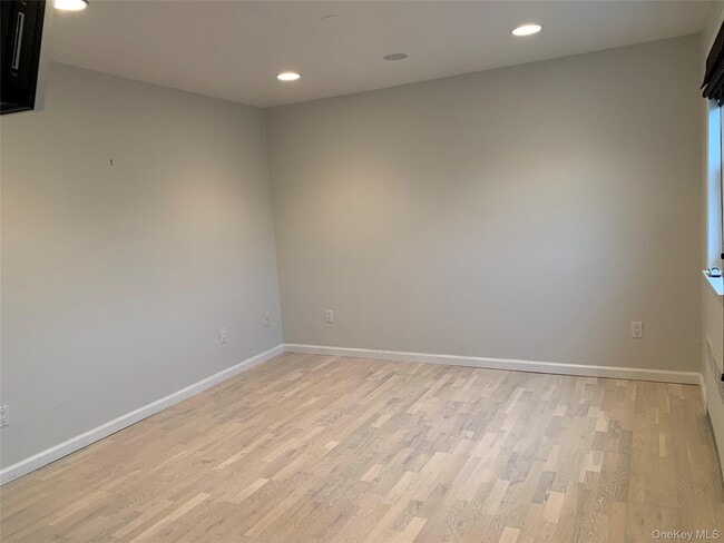 Building Photo - 19 Franklin Ave