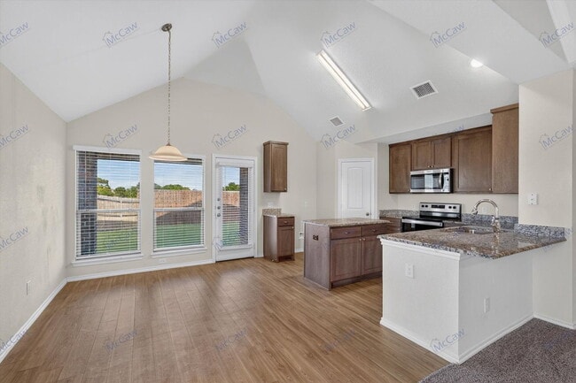 Building Photo - 324 Greenhaven Dr