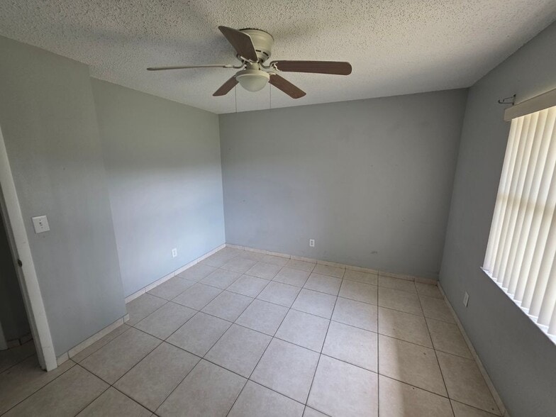 Building Photo - 310 Colonade Ct