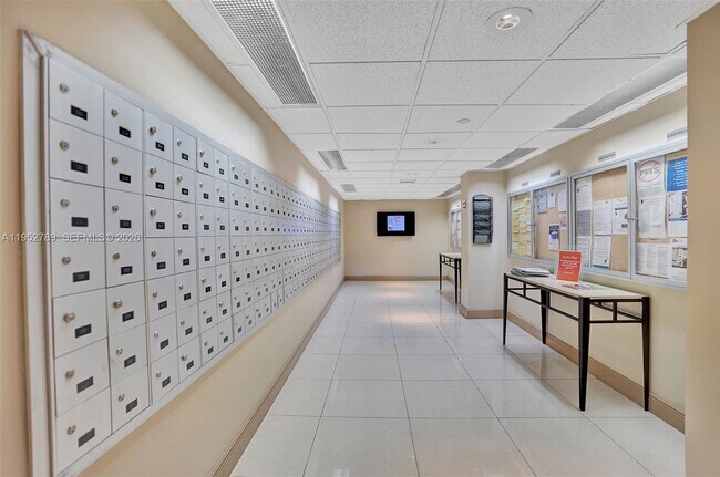 Building Photo - 1201 S Ocean Dr