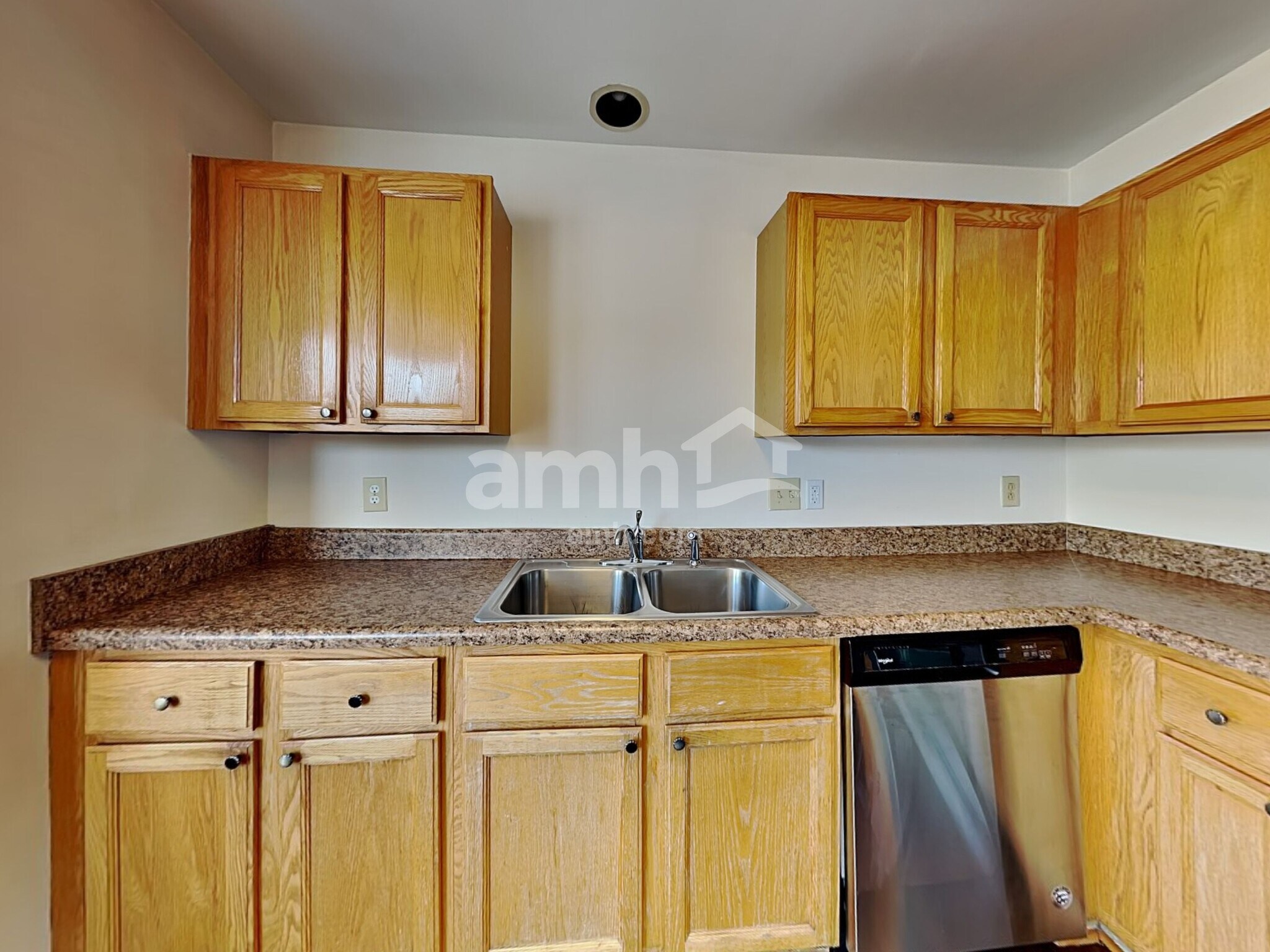 Building Photo - 6337 Willow Oak Dr