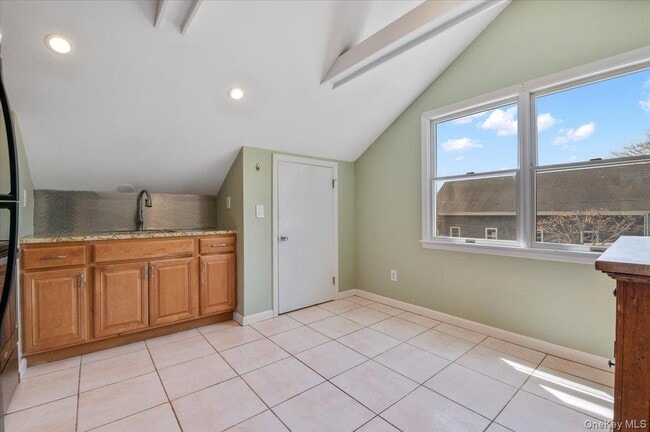 Building Photo - 25 Gardners Ln