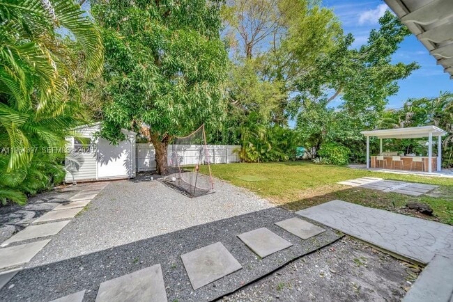 Building Photo - 77 NE 95th St