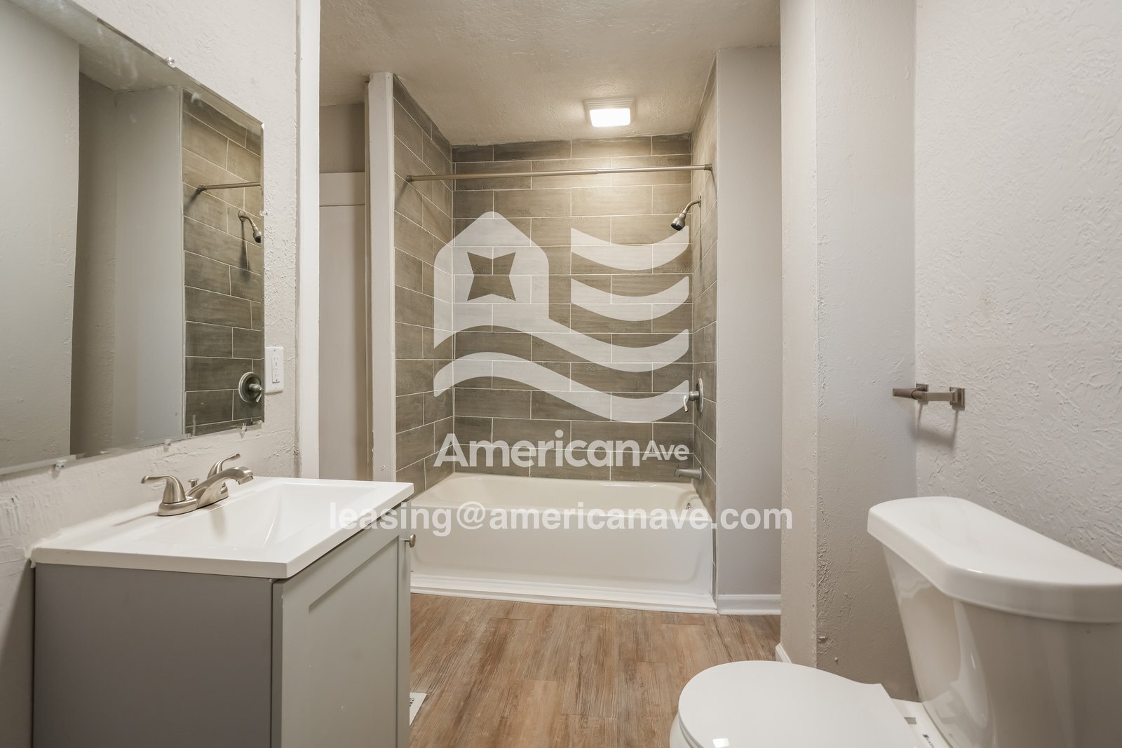 Building Photo - 1138 Queen St