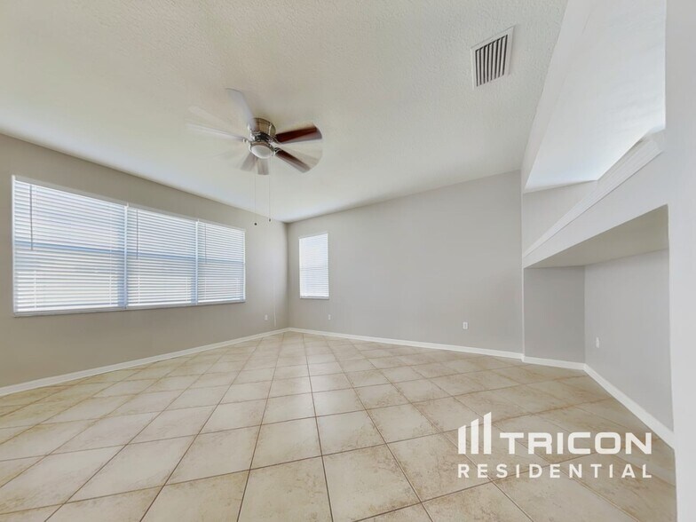 Building Photo - 19609 Timberbluff Dr