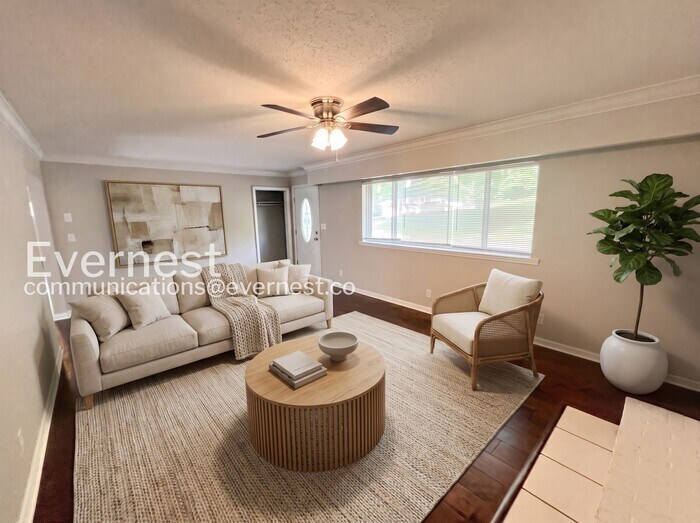 Building Photo - 5526 Crestview Dr