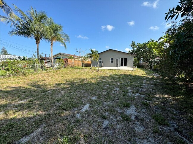 Building Photo - 2639 Taylor St