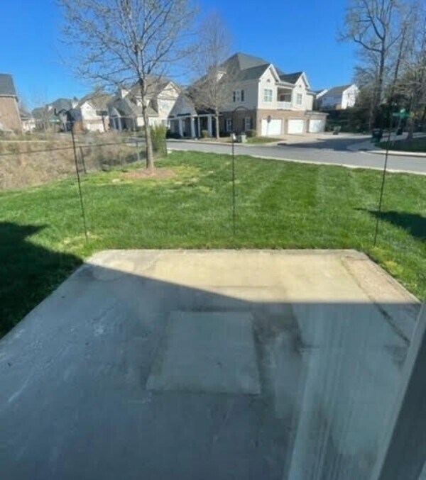 Building Photo - Spacious 3-Bedroom Townhome in the Riviera...
