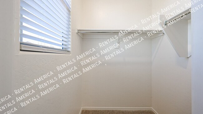 Building Photo - 17175 W Blue Sky Dr