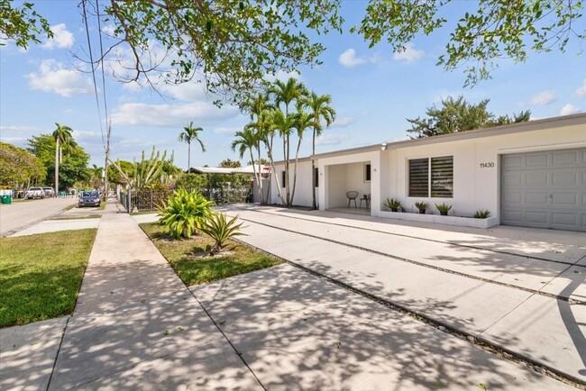Building Photo - 11430 SW 52nd Terrace