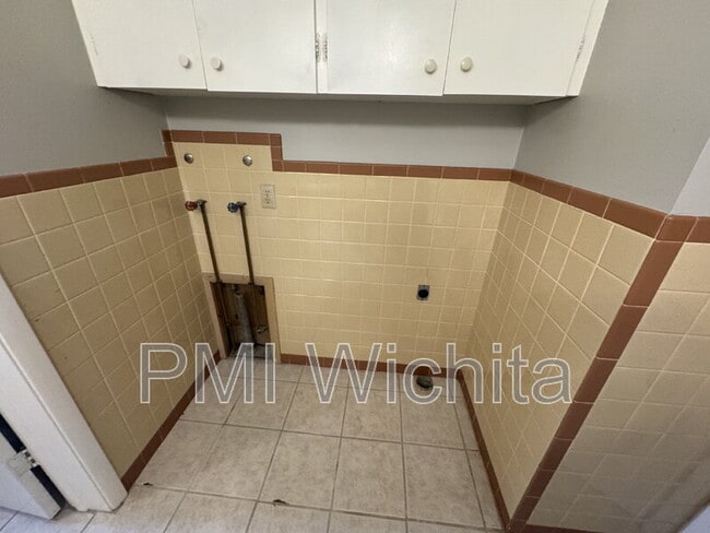 Building Photo - 9601 W Tee Ln