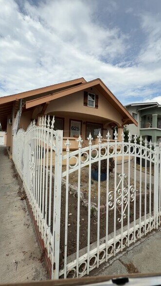 Building Photo - 625 W 41st Dr