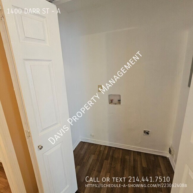 Building Photo - 1400 Darr St