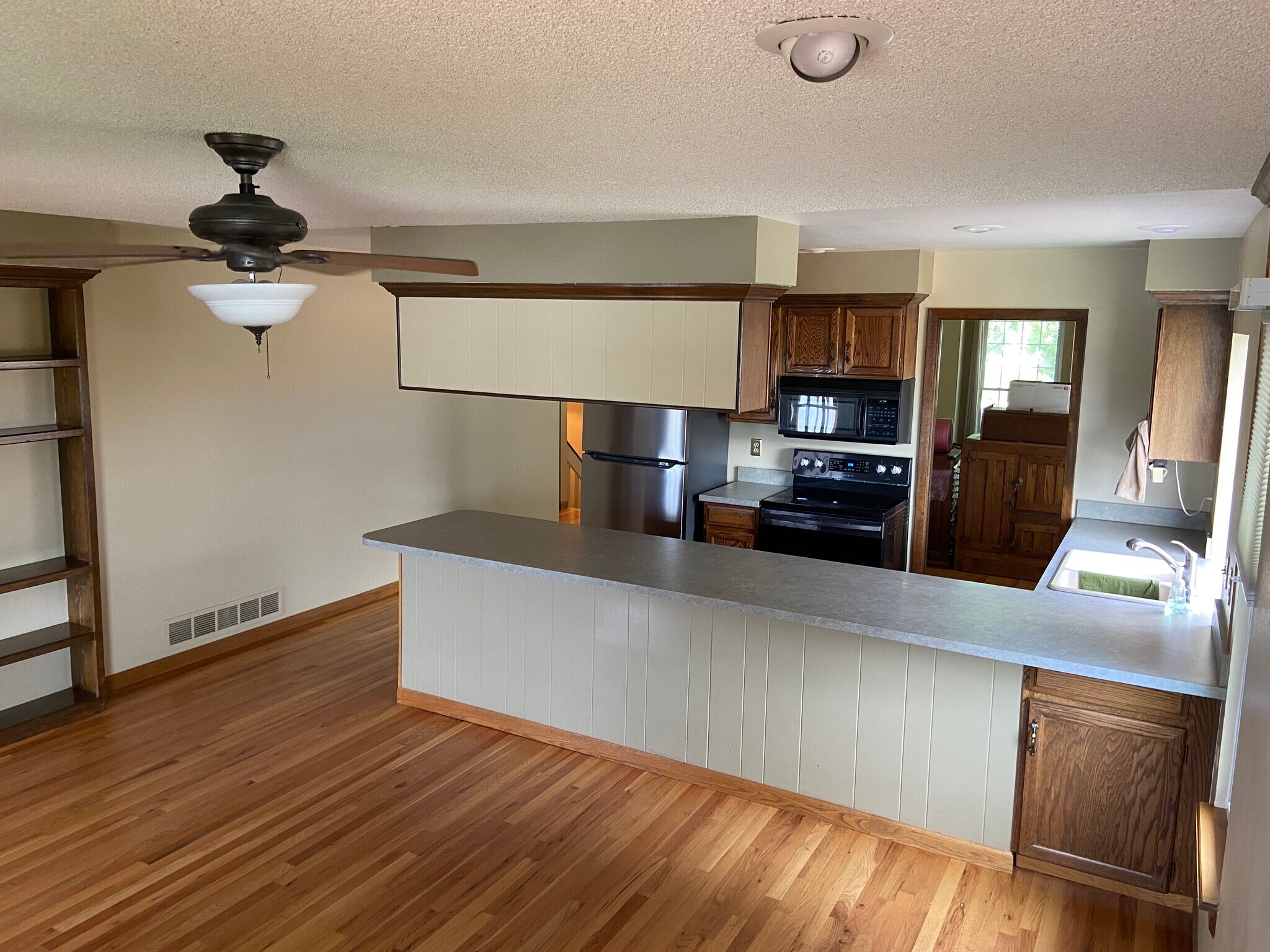 Kitchen - 8520 W 81st Dr