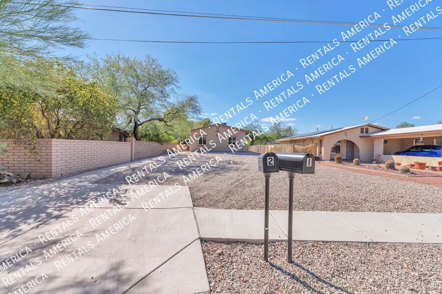 Building Photo - 1625 N Mountain View Ave