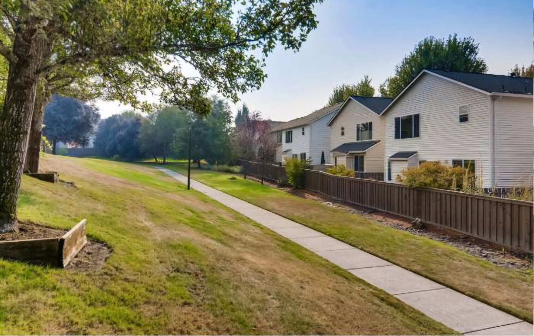 Building Photo - 5143 NE Schoeler Cir