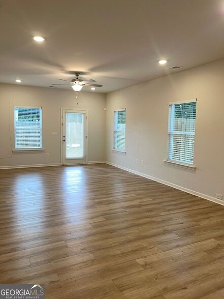 Building Photo - 1492 Trellis Ct
