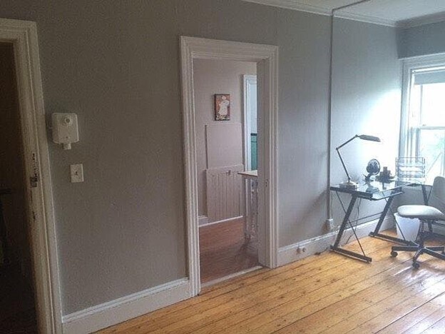 Building Photo - 182 Bowen St