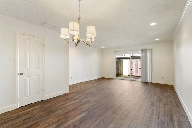 Building Photo - 13228 Trail Hollow Dr