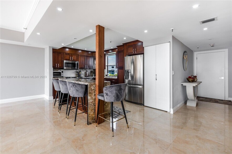 Building Photo - 408 Poinciana Island Dr