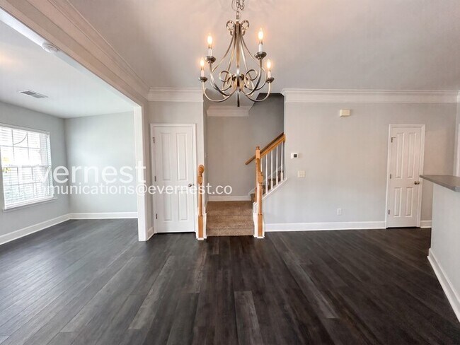 Building Photo - 2 Bed/2.5 Bath Townhome with Fenced Yard & Garage / Pet-Friendly / Available Now!
